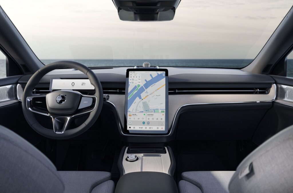 Imagem do Volvo EX90 com Google Gemini integrado em painel com comandos por voz
