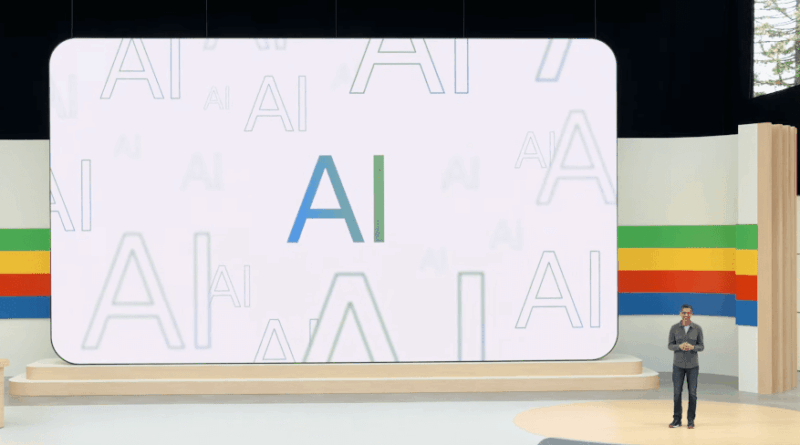 Sundar Pichai apresentando Project Astra no Google I/O 2025. Imagem com fundo de IA e novo material visual multimodal do evento.