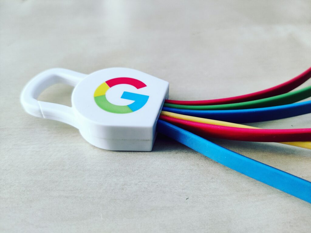 Atualização falsa do Chrome espalha ransomware 2 Logotipo do Google Chrome em destaque com cordas de segurança