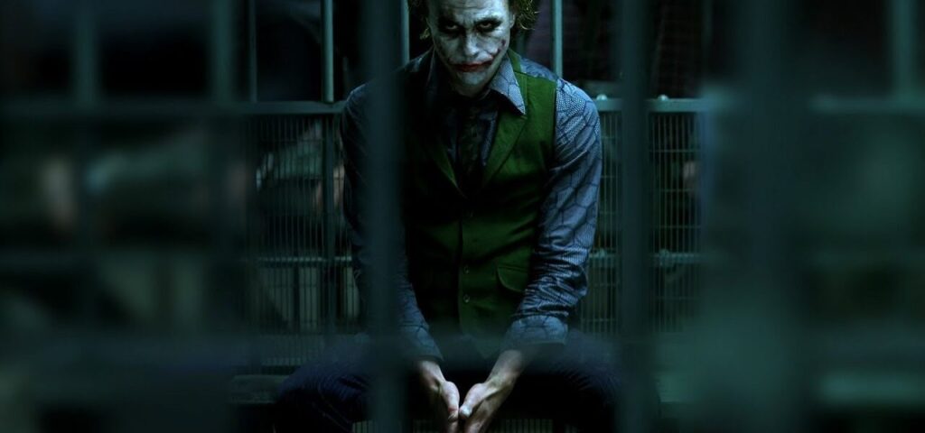 10 melhores filmes de ação dos anos 2000: lista IMDb atualizada 7 Montagem com personagens de filmes de ação dos anos 2000 como Batman, Maximus, Jack Sparrow e a Noiva, segundo o IMDb