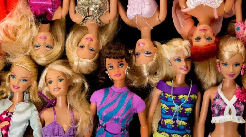 Mattel e OpenAI firmam parceria para levar IA aos brinquedos, incluindo Barbie e Hot Wheels.