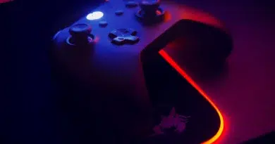 Imagem dos novos consoles Xbox e PlayStation 6, lançados em 2027 com gráfica AMD UDNA, destaque para salto em ray tracing e IA