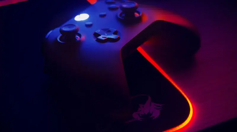 Imagem dos novos consoles Xbox e PlayStation 6, lançados em 2027 com gráfica AMD UDNA, destaque para salto em ray tracing e IA