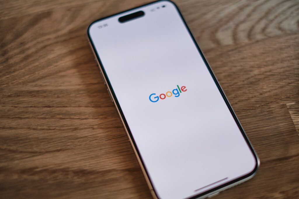 Google encerra Android Instant Apps em dezembro de 2025 3 Google Play Instant Apps em uso, disposição visual na Play Store com destaque para apps sem instalação.