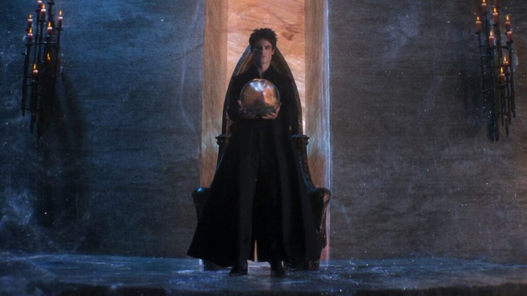 The Sandman temporada 2: trailer, elenco e estreia na Netflix 2 Morpheus the Endless Lord of the Dreaming, standing in black robes while holding a talisman