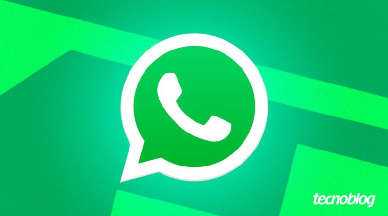 Logo do WhatsApp ao centro, fundo verde com faixas diagonais claras. Balão de diálogo branco com ícone de telefone no centro. Logotipo Tecnoblog no canto inferior direito.