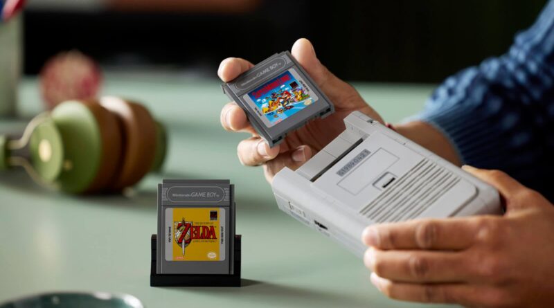 Lego Game Boy clássico com cartuchos trocáveis montados - novo set atuando como peça colecionável para fãs de Nintendo e Lego