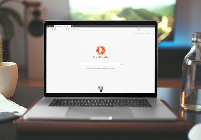 DuckDuckGo navegador bloqueia rastreadores, detecta golpes e integra IA