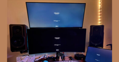 Comparação lado a lado dos níveis de preto entre OLED e LCD, destacando a superioridade do OLED, monitores Xiaomi M34WQ LCD versus Dell Alienware AW3423DWF QD-OLED