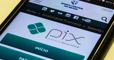 Banco Central anuncia exposição de dados do Pix afetando 11 milhões de usuários brasileiros, reforçando a importância da segurança digital.
