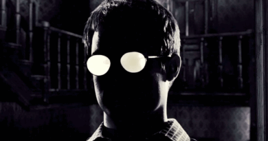 Miramax Films - Cena emblemática de Sin City representa a estética noir que marcou a transição das HQs para o cinema nos anos 1990, destacando a influência visual dos quadrinhos no cinema.