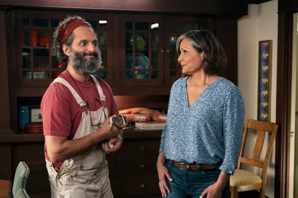 Um espião infiltrado 2: estreia em novembro de 2025 11 Um espião infiltrado 2: Jason Mantzoukas como Apollo; novidades do elenco