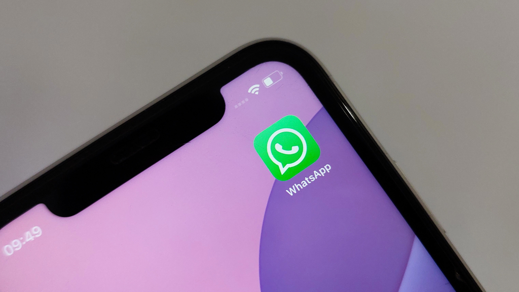 WhatsApp lança agendar chamadas e levantar a mão para todos 2 WhatsApp permite agendar chamadas e usar o recurso 'levantar a mão' em reuniões. Crédito: André Magalhães/Canaltech