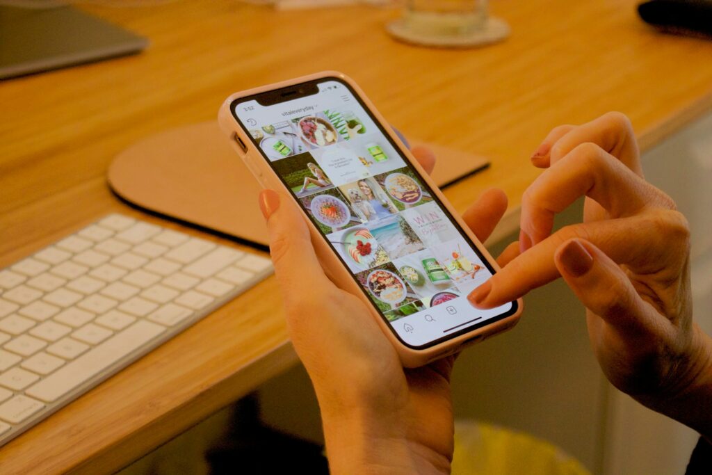 Instagram lança reposts no feed: veja como funciona