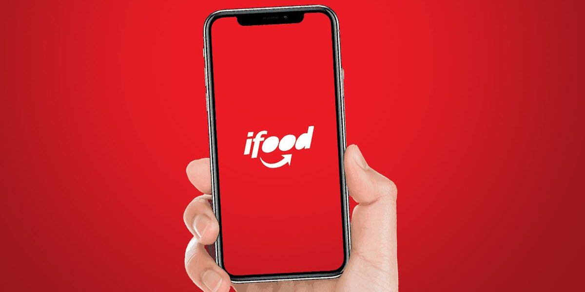 Novo recurso de parcelamento de pedidos do iFood promete facilitar a vida de quem está com o orçamento do mês apertado, trazendo crédito pré-aprovado para delivery e compras no app, segundo a empresa.
