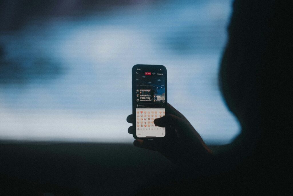 Instagram exige 1.000 seguidores para live: entenda o novo limite 1 Foto ilustra Instagram: novidade exige ao menos 1.000 seguidores para lives a partir de agosto de 2025.
