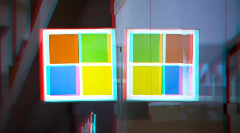 Logo do Windows com efeito glitch, representando a novidade da integração de IA via gpt-oss-20b para usuários do sistema operacional Microsoft Windows em 2025