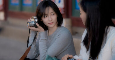 Elenco principal de You and Everything Else na Netflix: Kim Go Eun, Park Ji Hyun e Kim Gun Woo em cena do novo K-drama de setembro de 2025.