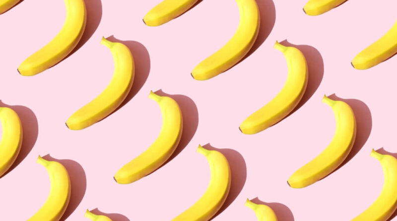Gemini supera ChatGPT na App Store; ilustração conceitual de crescimento com repetição de bananas sobre fundo rosa
