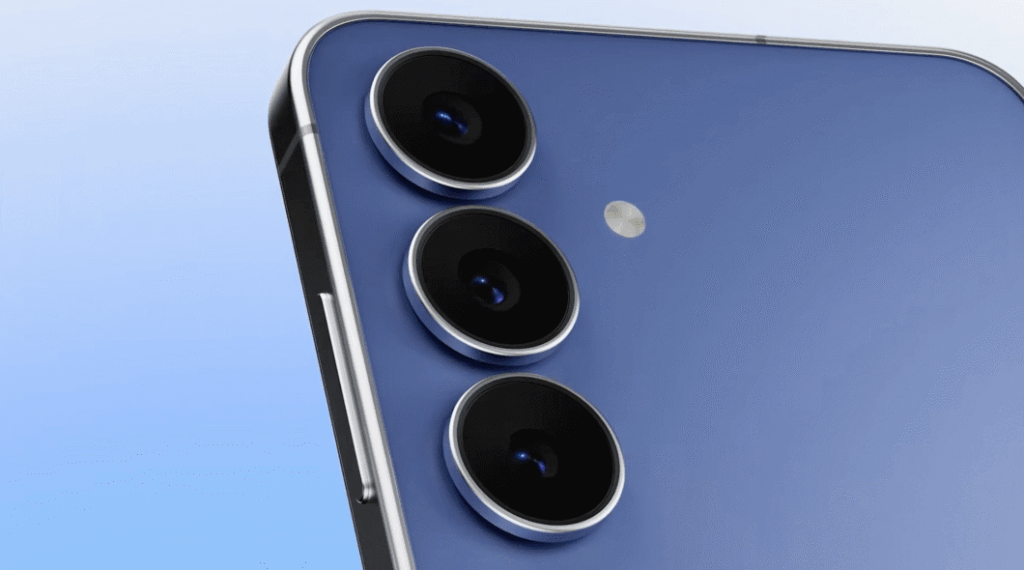 Galaxy S25 FE e Tab S11 chegam ao Brasil: preços 3 Galaxy S25 FE em destaque, versão azul escuro, com módulo triplo; palavra‑chave Galaxy S25 FE no contexto do lançamento