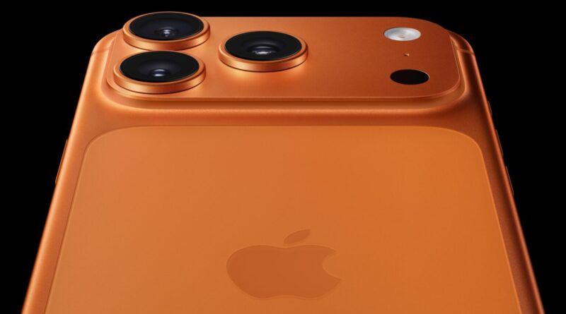 Traseira iPhone 17 Pro redesenhada ilumina flash e sensores; lançamento Apple 2025