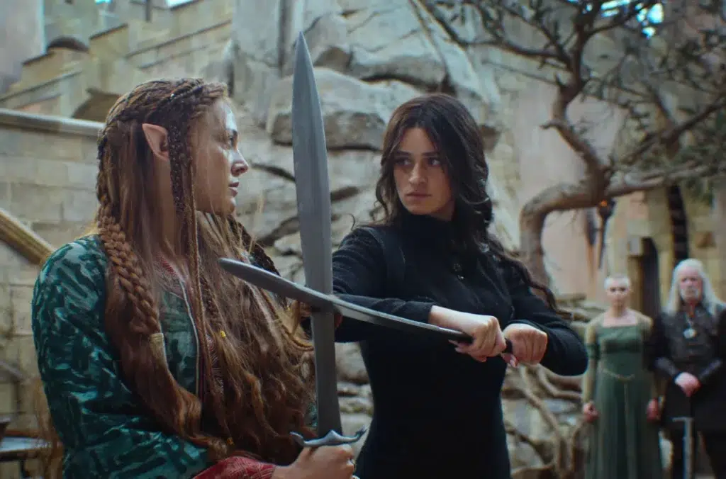 Yennefer em batalha na 4ª temporada de The Witcher: magia e riscos elevados