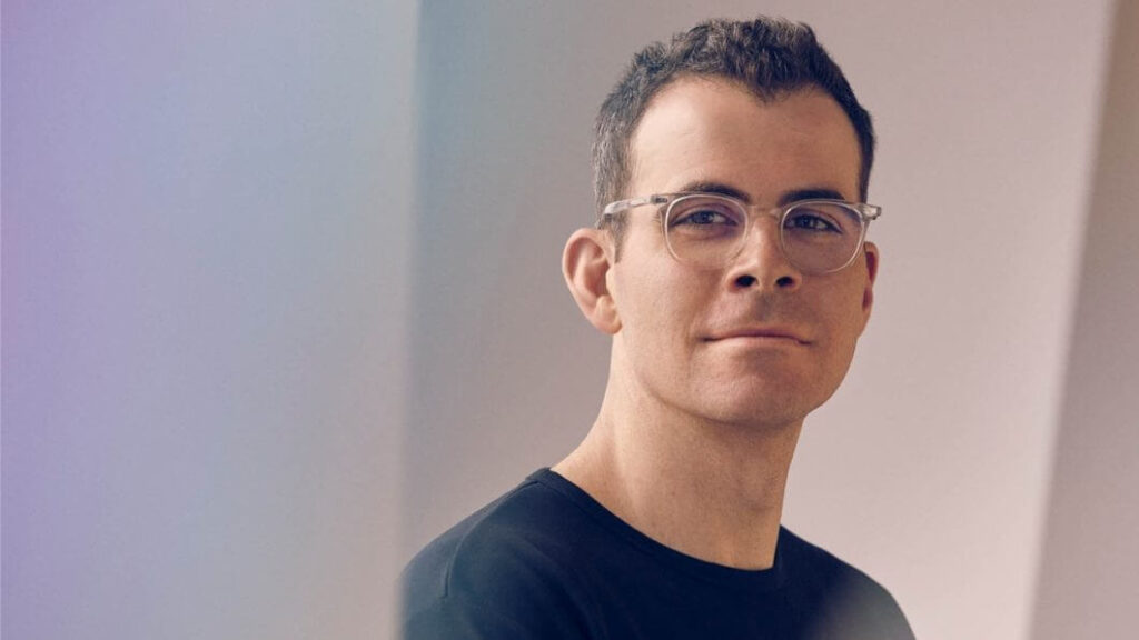 Instagram não escuta seu microfone, diz Adam Mosseri 1 Instagram não escuta seu microfone: Adam Mosseri, diretor do Instagram, nega que a plataforma escute o microfone para segmentação de anúncios