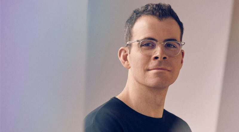 Instagram não escuta seu microfone: Adam Mosseri, diretor do Instagram, nega que a plataforma escute o microfone para segmentação de anúncios