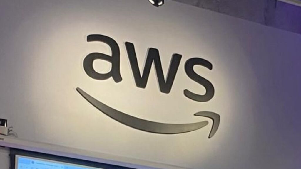 Falha AWS derruba sites globais; serviços afetados em diferentes regiões
