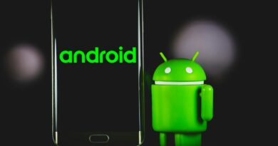 Sideloading no Android: Mascote do Android em fundo verde; notícia sobre sideloading, registro de desenvolvedor e verificação de assinatura no Android 16