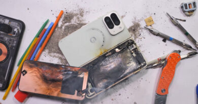 Pixel 10 Pro Fold explode: Pixel 10 Pro Fold partido com bateria em combustão após teste de dobra