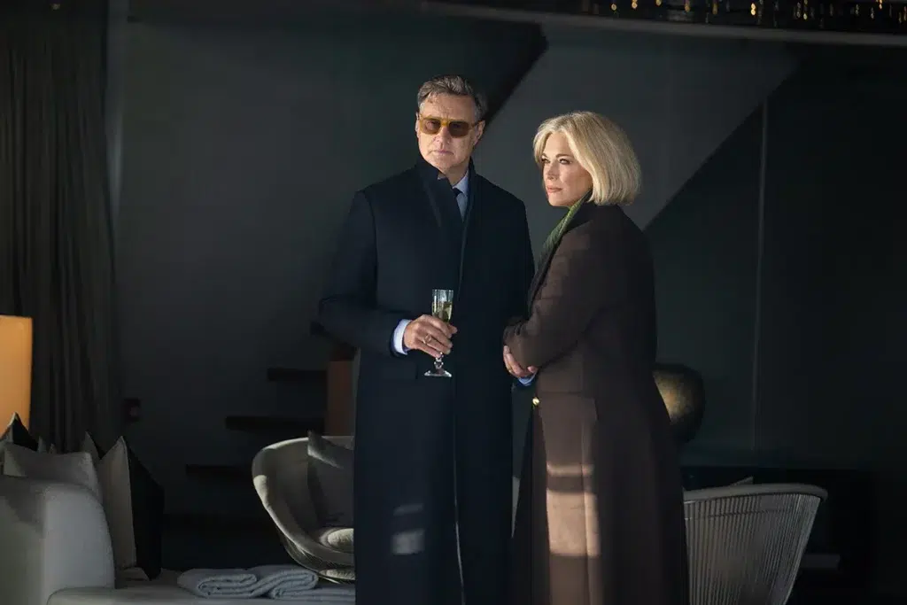 A Mulher da Cabine 10 na Netflix: thriller psicológico 6 David Morrissey como Thomas e Hannah Waddingham como Heidi em cena do filme
