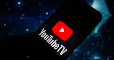 Disney e YouTube TV acertam acordo: Logotipo do YouTube TV exibido em tela com fundo luminoso, simbolizando o retorno dos canais Disney após acordo