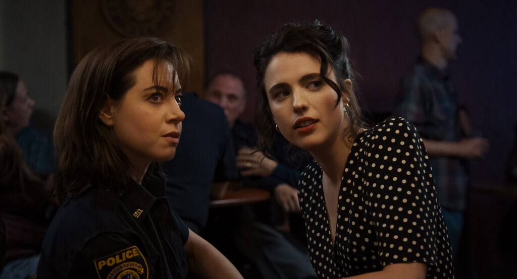 ‘Honey, Não!’: nova comédia de Ethan Coen chega aos cinemas 1 Aubrey Plaza e Margaret Qualley em cena de Honey, Não!, comédia de Ethan Coen