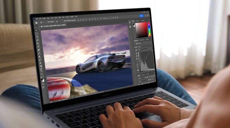 Galaxy Book 4 com corpo metálico e teclado Pro iluminado