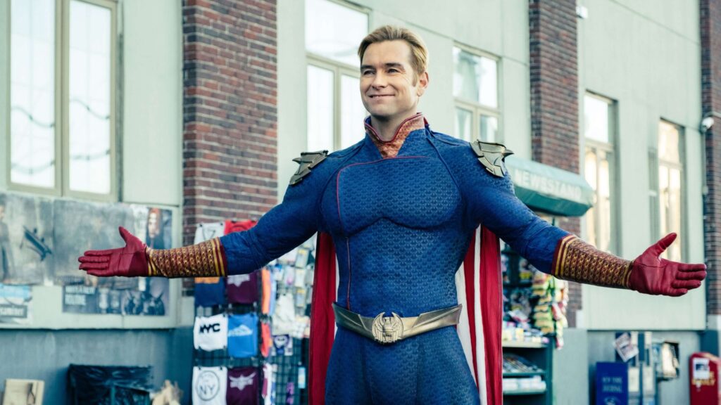 Superman vs Homelander: O Confronto Épico da DC em 2025 4 Homelander com os braços abertos em The Boys