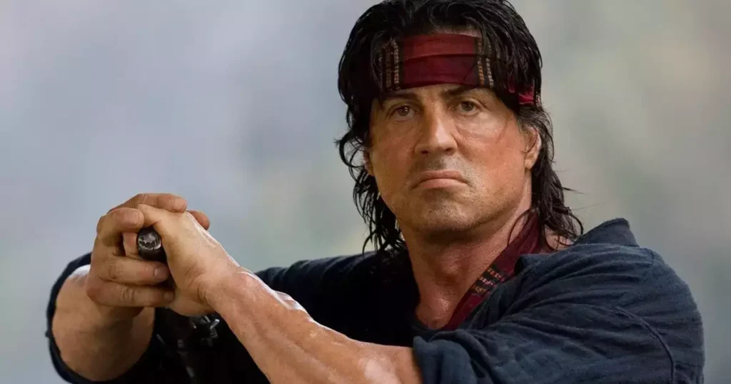 Prelúdio de Rambo: diretor promete aventura e novo tom 1 A prequel de Rambo promete explorar o início da carreira militar do personagem icônico.