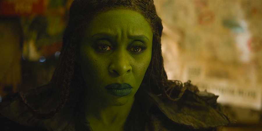 Wicked: For Good – final explicado e o novo poder de Glinda 8 Elphaba (Cynthia Erivo) pensativa em Wicked: For Good