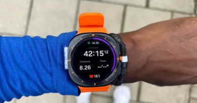 Galaxy Watch Ultra em oferta de Natal com corpo em titânio e tela Super AMOLED