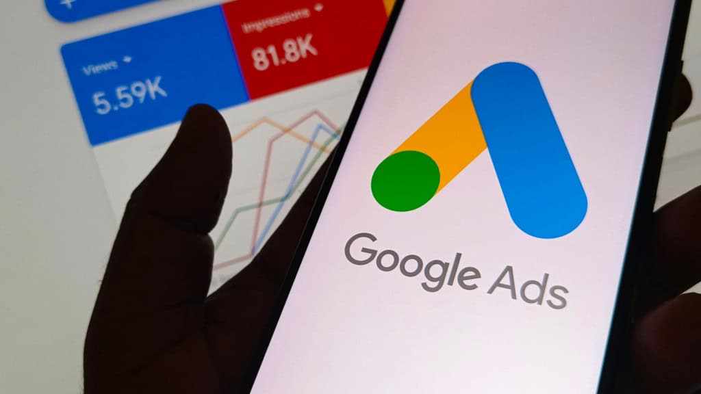 Captura de tela de um link patrocinado usado para golpes com malware