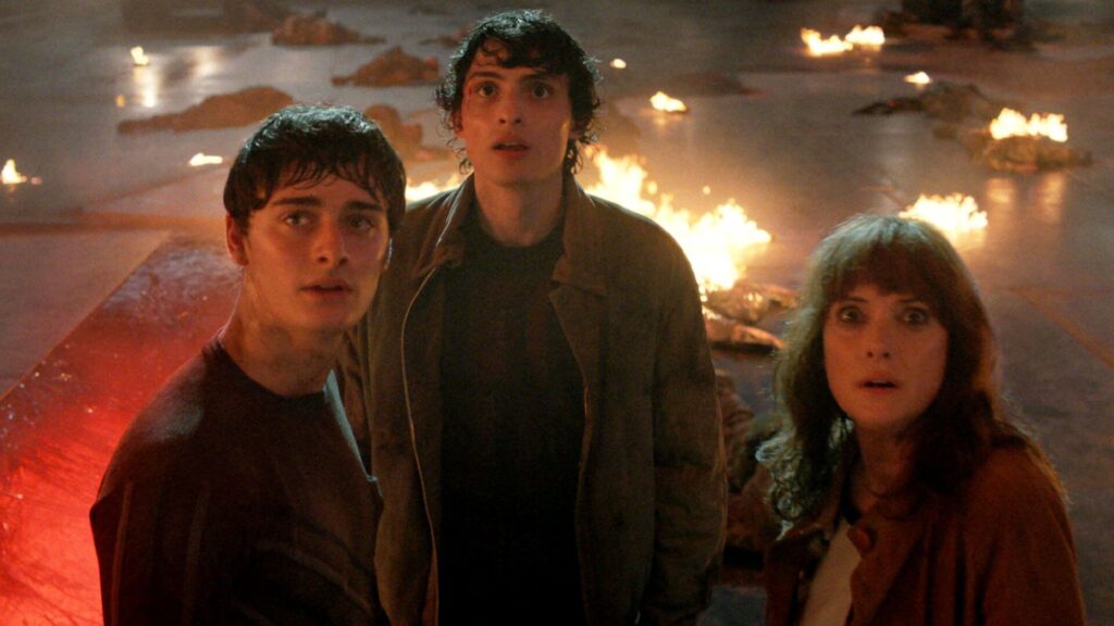Stranger Things 5 Volume 2 emociona com revelações poderosas 3 Will, Mike e Joyce enfrentam tensão no Volume 2 de Stranger Things 5