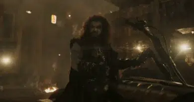 Jason Momoa caracterizado como Lobo em Supergirl 2026