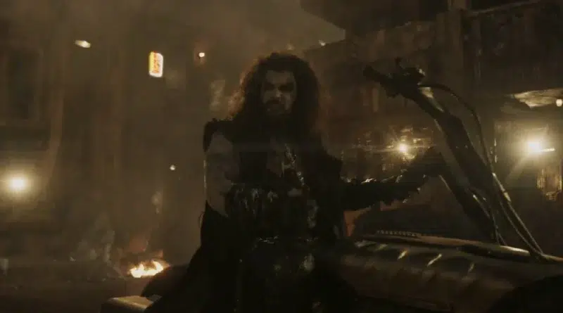 Jason Momoa caracterizado como Lobo em Supergirl 2026