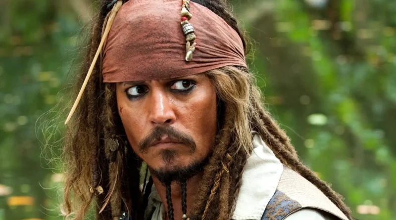 Johnny Depp como Jack Sparrow no filme Piratas do Caribe