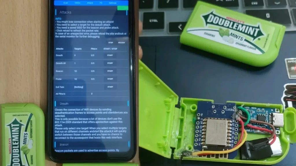 Dispositivo de pen testing Wi‑Fi criado em uma caixa de mentos.