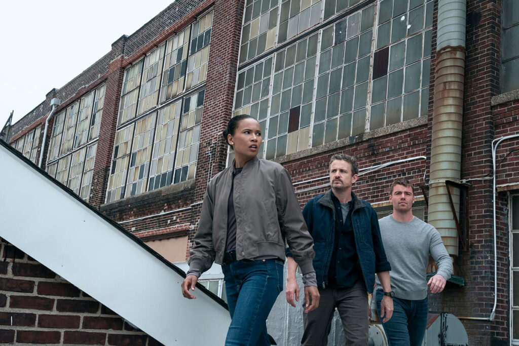 Trailer oficial de The Night Agent 3 revela ação global 9 Fola Evans-Akingbola em cena
