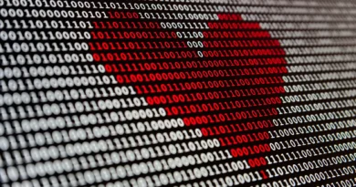 Imagem com código binário formando um coração vermelho, representando o vazamento de dados de apps de namoro.