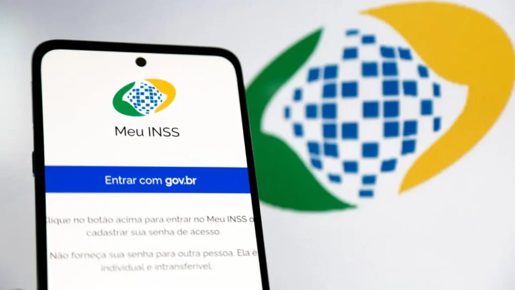 Usuário acessando aplicativo Meu INSS