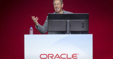 TikTok nos EUA: Larry Ellison fala no Oracle OpenWorld 2018 em San Francisco sobre automação e inteligência em aplicações na nuvem.