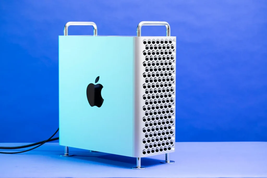 Apple cancela Mac Pro e encerra era dos desktops profissionais 2 Apple Pro Display XDR ao lado de um Mac Pro